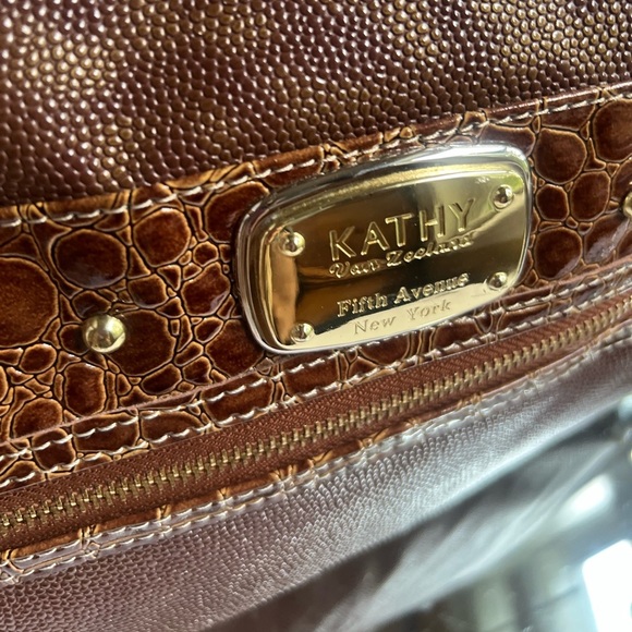 Kathy Van Zeeland Y2K NWOT Chocolate Croc-Embossed travel bag - Picture 2 of 12